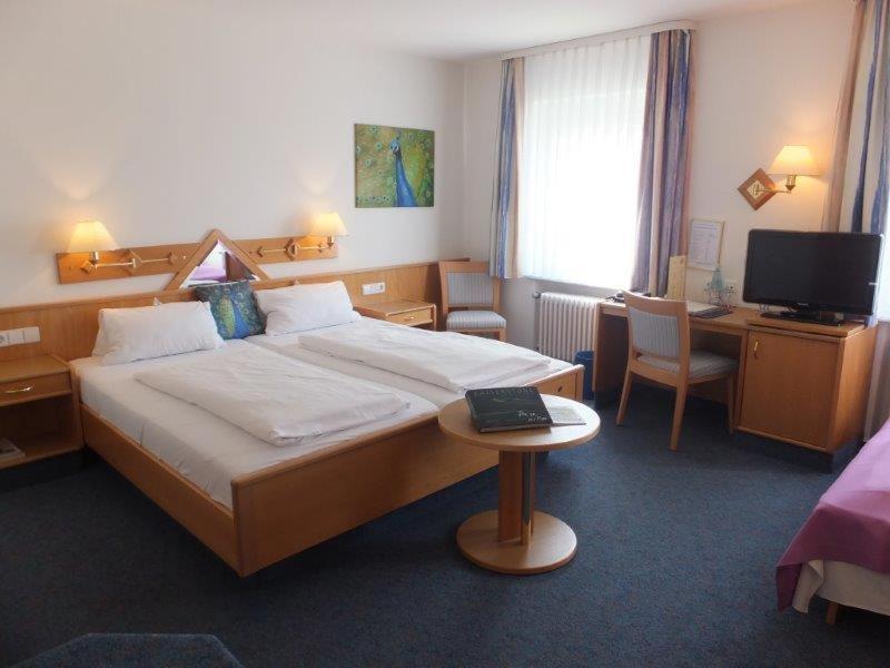 Tiptop Hotel Garni Pfauen 엔딩겐 외부 사진