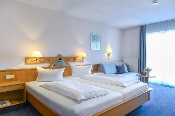 Tiptop Hotel Garni Pfauen 엔딩겐 외부 사진