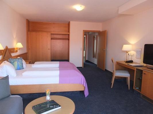 Tiptop Hotel Garni Pfauen 엔딩겐 외부 사진