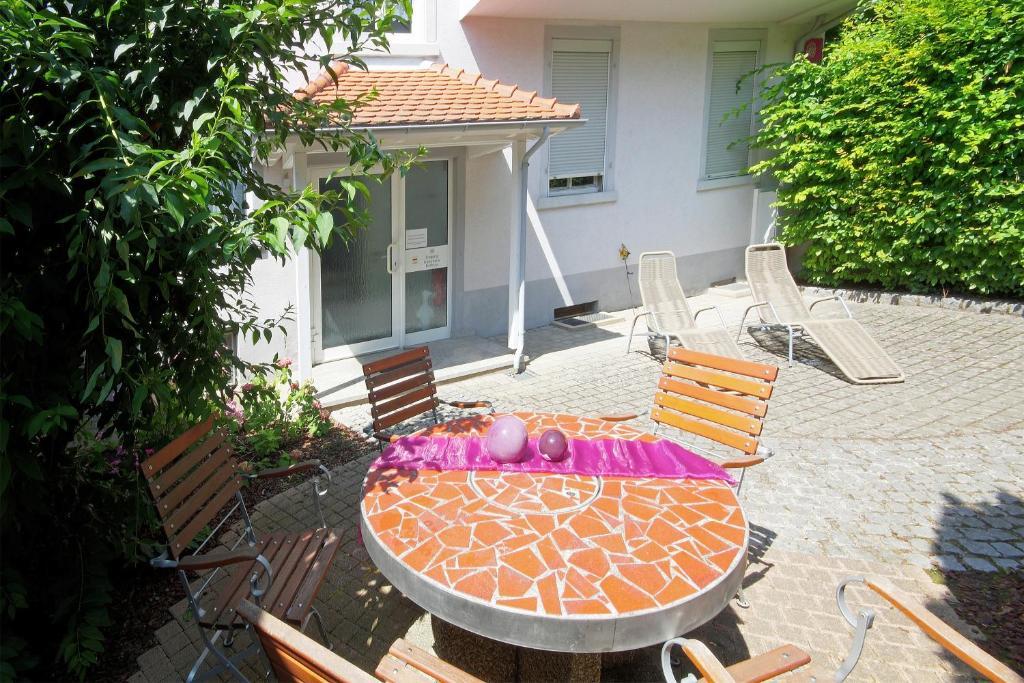 Tiptop Hotel Garni Pfauen 엔딩겐 외부 사진